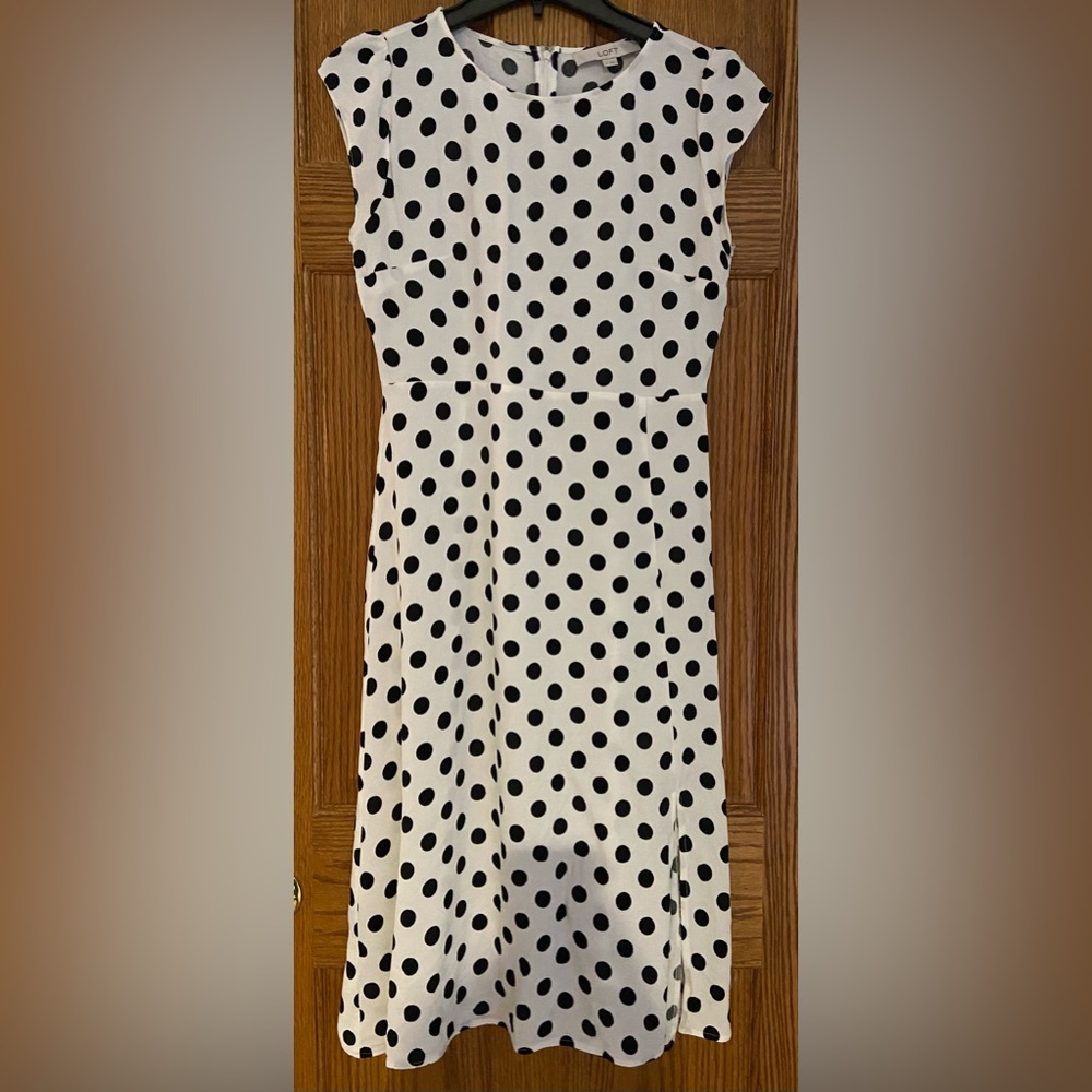 LOFT CAP SLEEVE WHITE WITH BLACK POLKA DOT MIDI DRESS SIZE 4